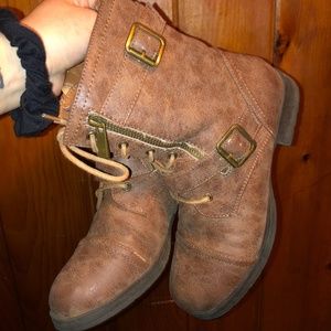 Short brown leather boots